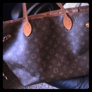 Louis Vuitton Neverfull MM authentic